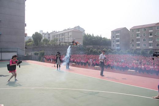 体验科技快乐 放飞成长梦想“流动少年宫”科技艺术体验活动走进浮梁