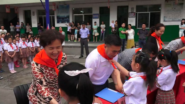 景德镇市举行“红领巾相约中国梦——关注少代会，当好小主人”主题大队活动