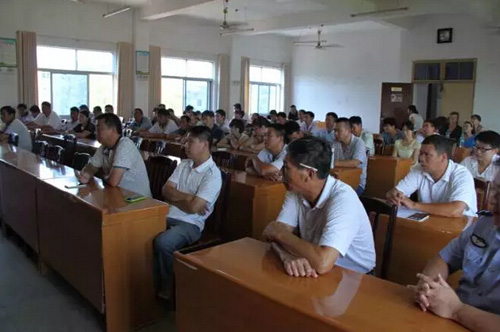 景德镇市青联开展“送健康进警营 宣法律入乡村”活动