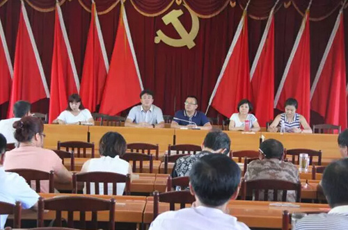 景德镇市青联开展“送健康进警营 宣法律入乡村”活动