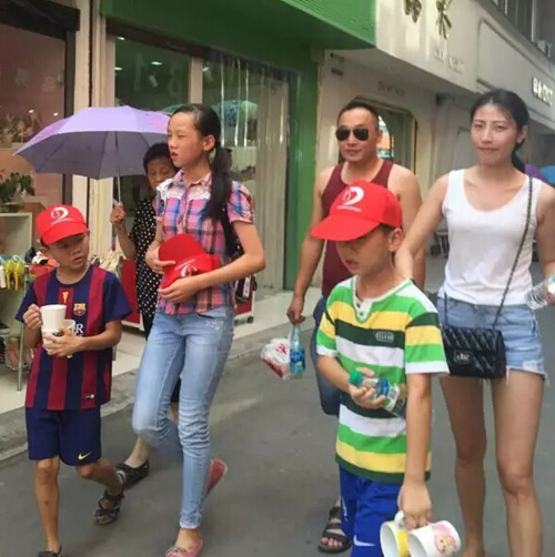 景德镇市青联开展“缤纷夏日 快乐童年”助学活动