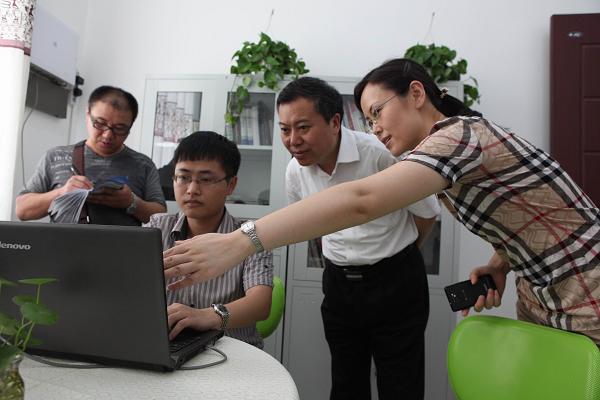 市委书记邓保生就解决“四风”问题到团市委调研并与群团部门座谈交流