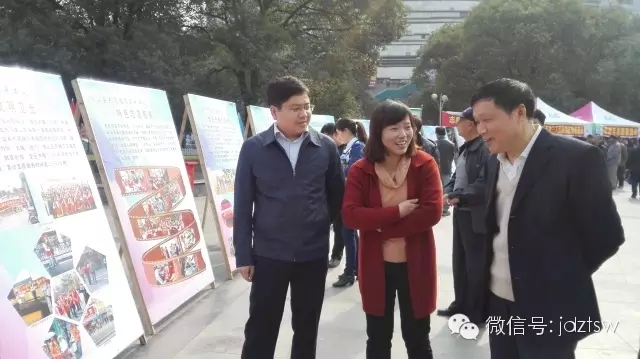 迎接雷锋日 呼唤真善美——我市“3•5”学雷锋日现场侧记