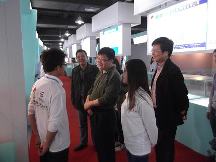 市长刘昌林在中国陶瓷博物馆亲切看望大学生志愿者