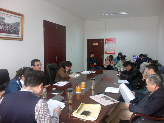 突出“三抓” 贯彻落实好全委会精神