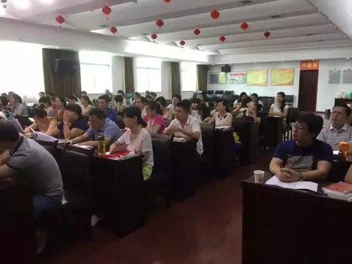 景德镇市少工委组织开展全市少先队辅导员培训班