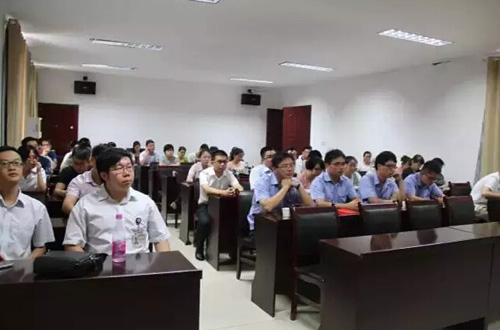 团市委开展2015“金秋助学•圆梦行动”希望工程贫困大学生活动捐助仪式