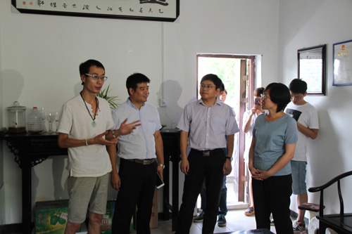 市委副书记梅亦就我市青年创业就业和青年社会组织建设等工作进行调研