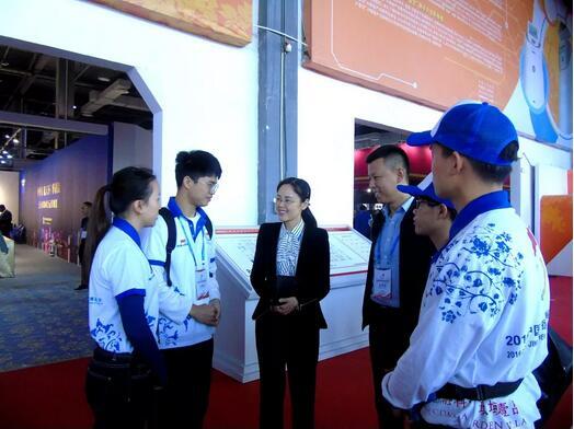 “小青花”志愿者热情服务2018瓷博会