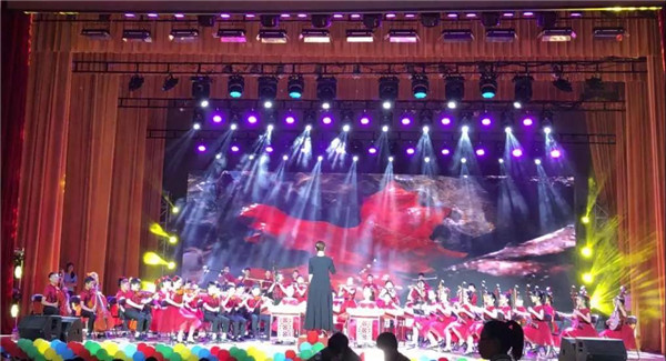 市领导出席全市庆“六一”文艺活动