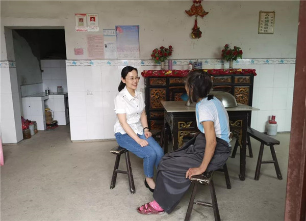 团市委持续推进脱贫攻坚工作