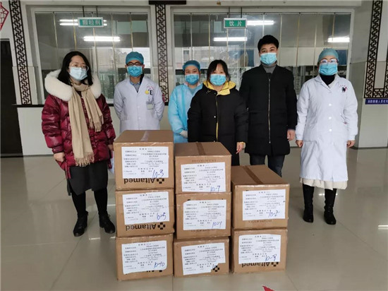 团市委向市疫情防控应急指挥部捐赠口罩并走访慰问青年突击队