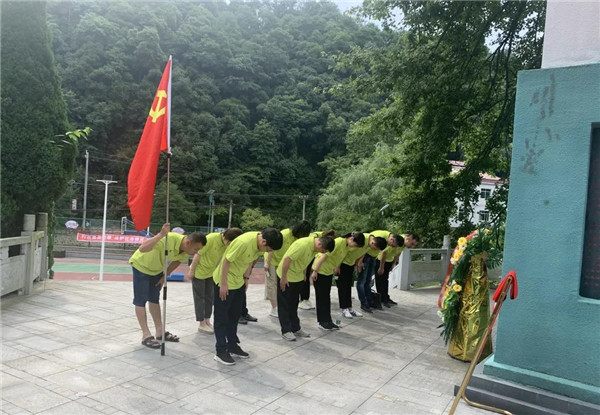 团市委开展纪念建党99周年（走进荷塘）活动