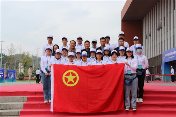 团市委组织青年志愿者热情服务2020瓷博会