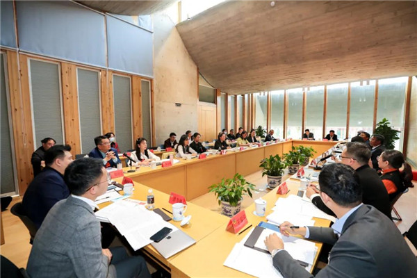 市委常委、统战部部长吴财锋参加市政协共青团、工会、妇联、青联界别讨论