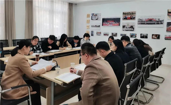 团市委专题传达学习贯彻党的十九届六中全会精神