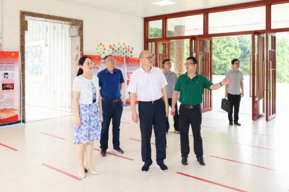 市委副书记吴隽莅临市青少年宫调研