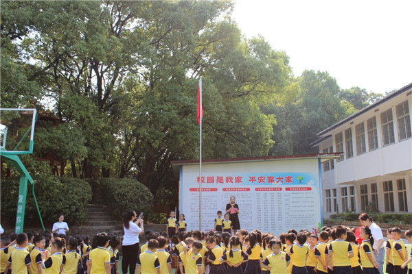 团市委开展“喜迎二十大 童心颂国庆”主题教育活动