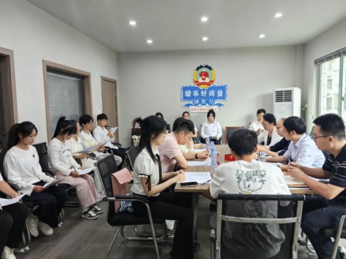 团市委召开“千馆之城”馆校志愿活动座谈会